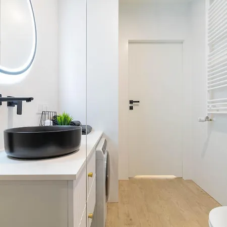Blue Apartment Ceglana - Free Parking - Self Check-In Katowice Exterior photo